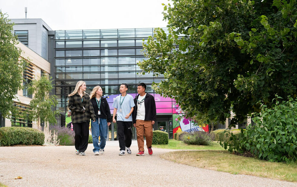 curso de ingles verano jovenes en bath inglaterra